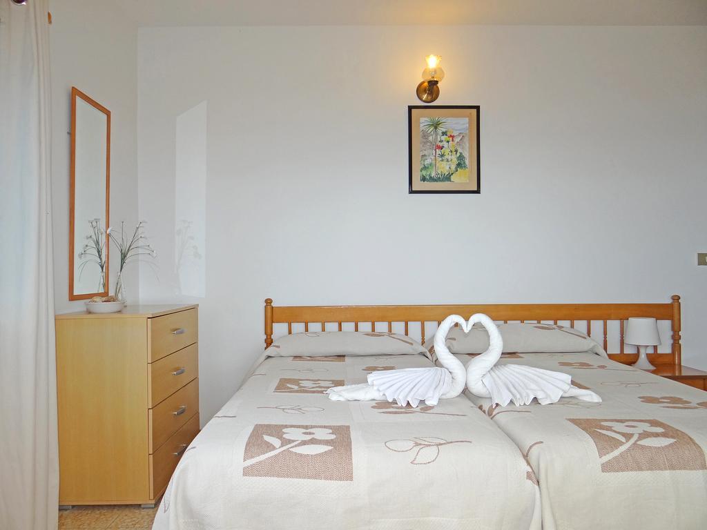 Apartamentos Dominguez Calera Esterno foto