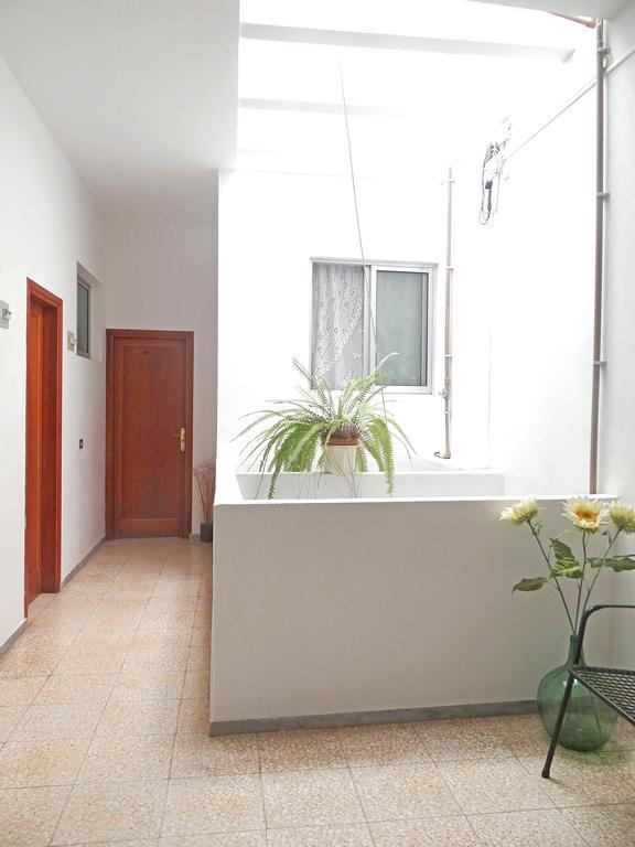Apartamentos Dominguez Calera Esterno foto