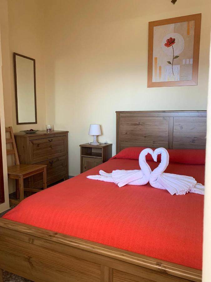 Apartamentos Dominguez Calera Esterno foto